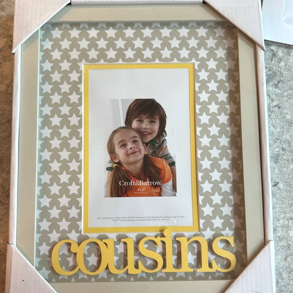 NWT Croft and Barrow Cousins Picture Frame